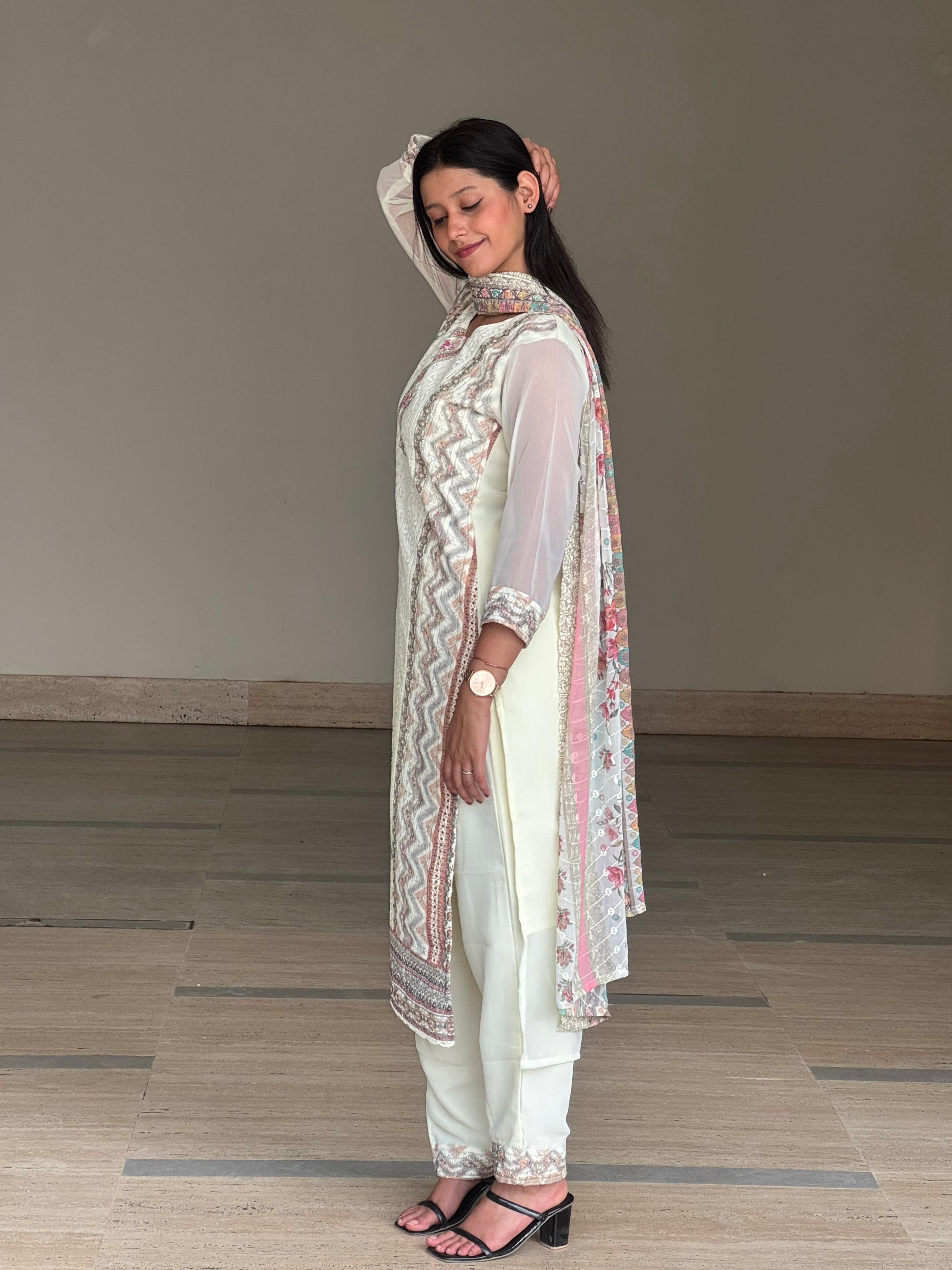 Noor-E-Nazaakat – Ivory Embroidered Suit Set