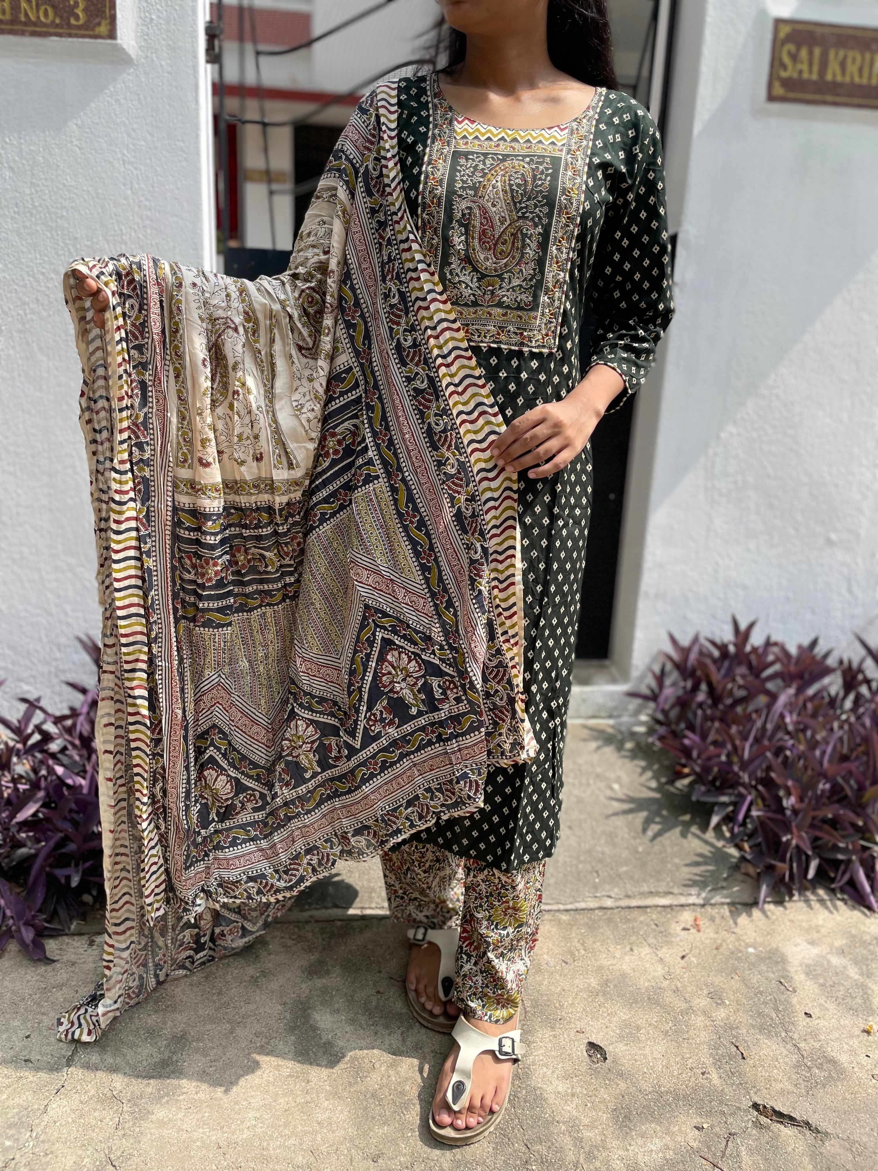 Printed suit set ( dark green)