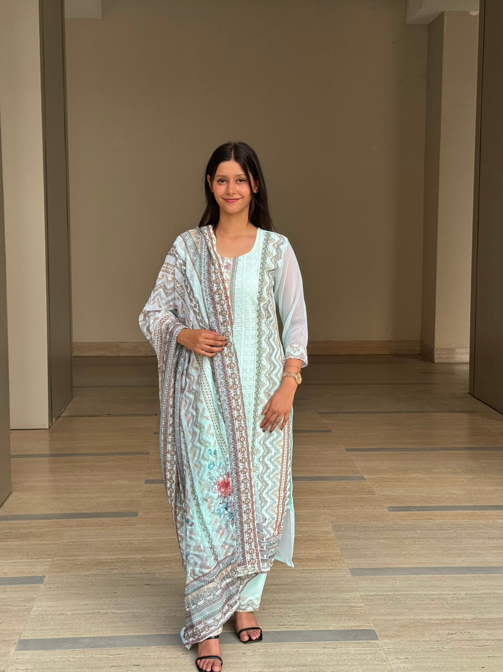 Noor-E-Nazaakat –Blue Embroidered Suit Set