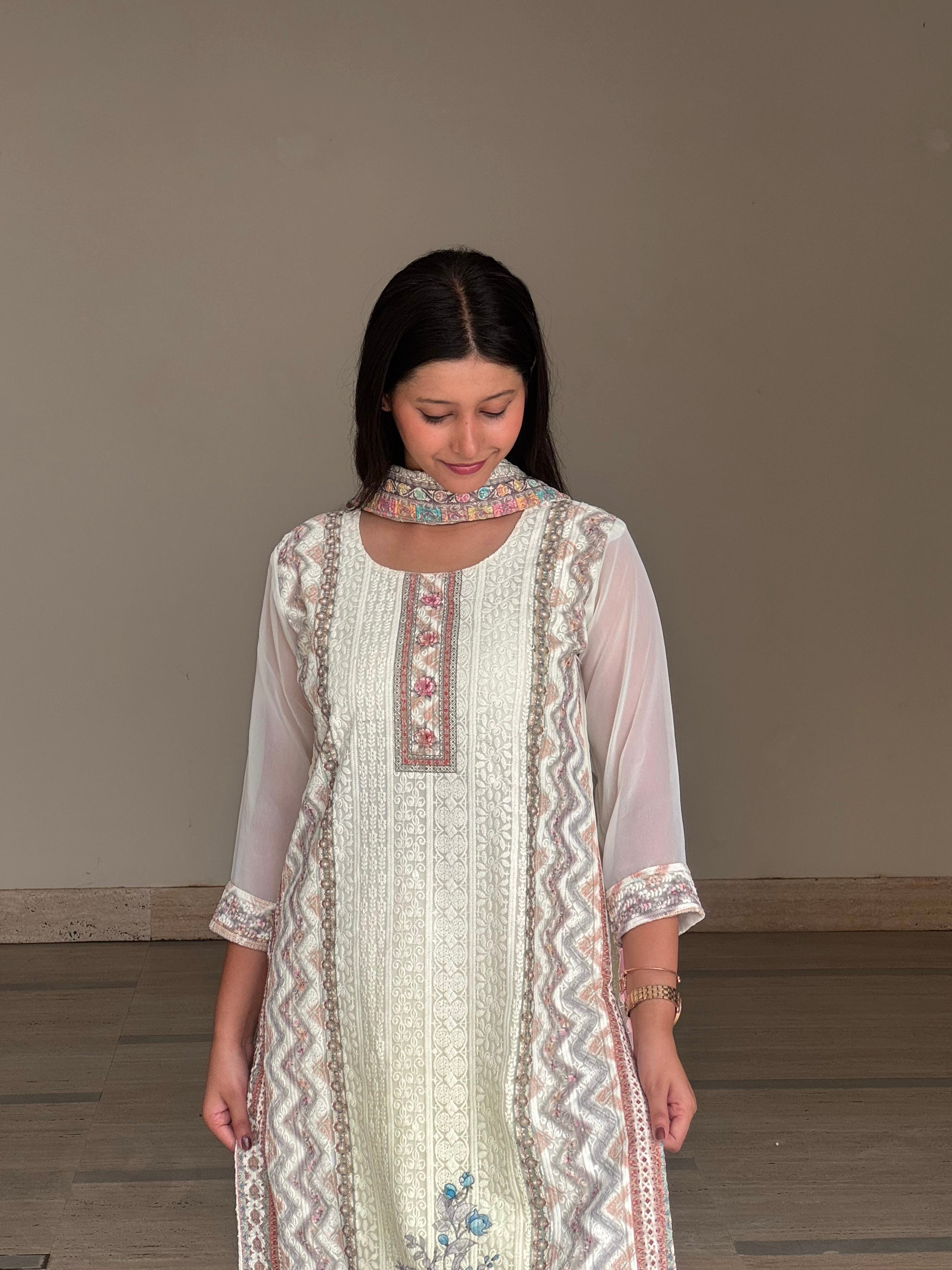 Noor-E-Nazaakat – Ivory Embroidered Suit Set
