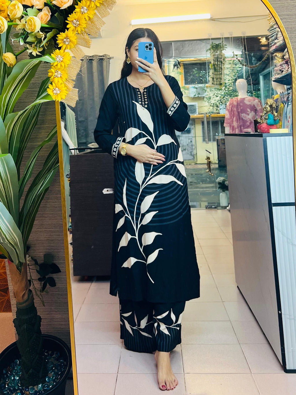 Irul Mazhai Oviyam Crepe Suit Set