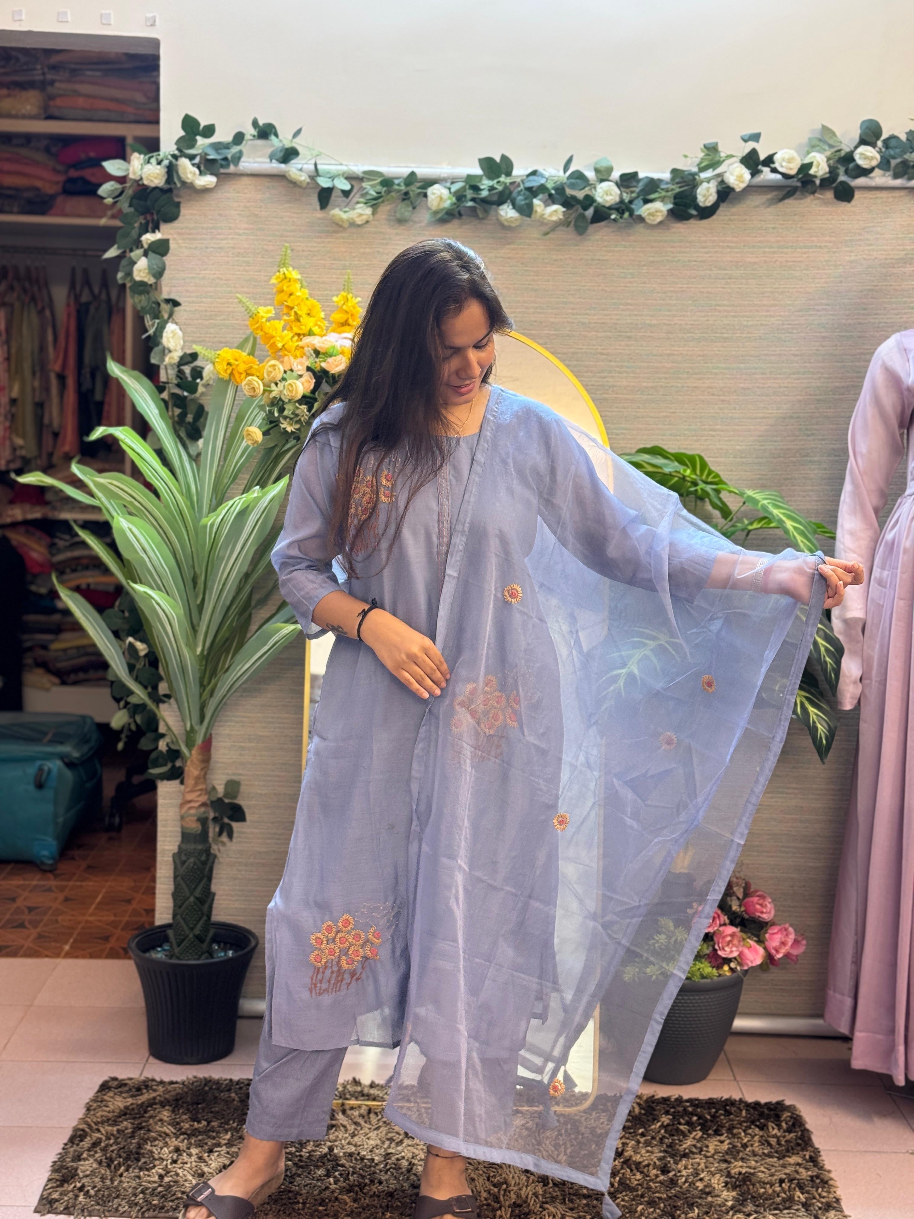 Lavender Embroidered Kurti Set with Organza Dupatta
