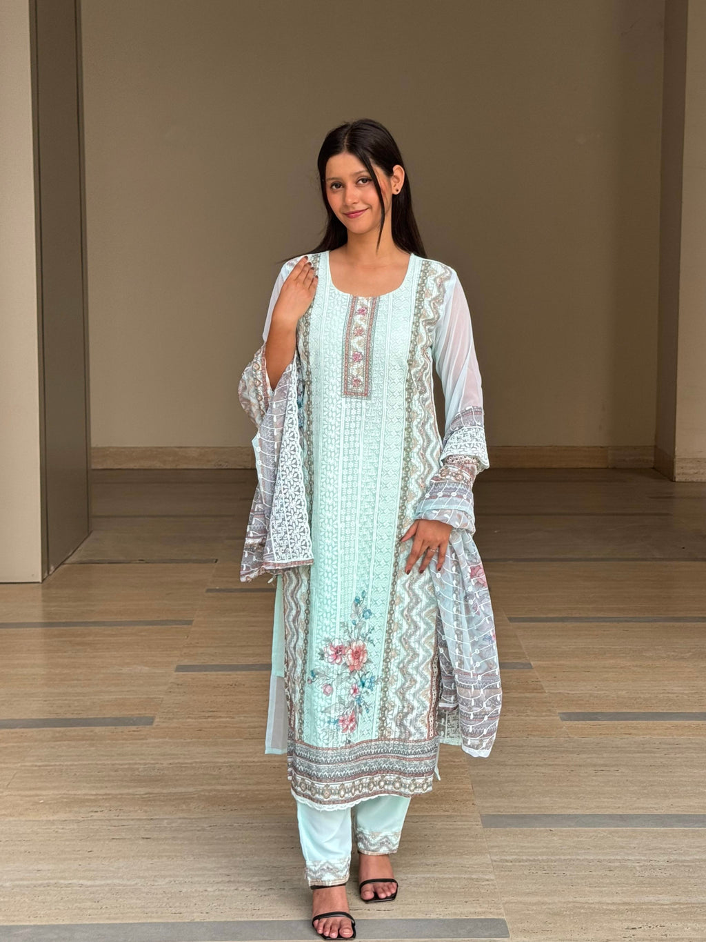 Noor-E-Nazaakat –Blue Embroidered Suit Set