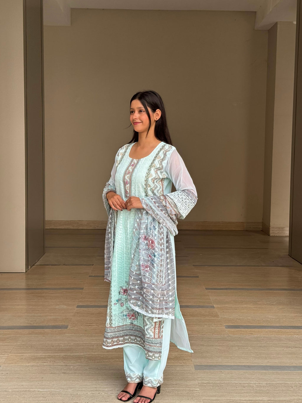 Noor-E-Nazaakat –Blue Embroidered Suit Set