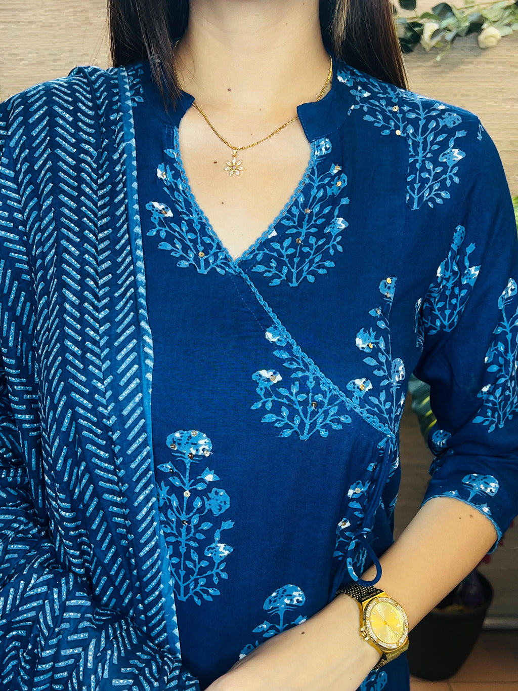 Aazhi Neelam Angavastram Set