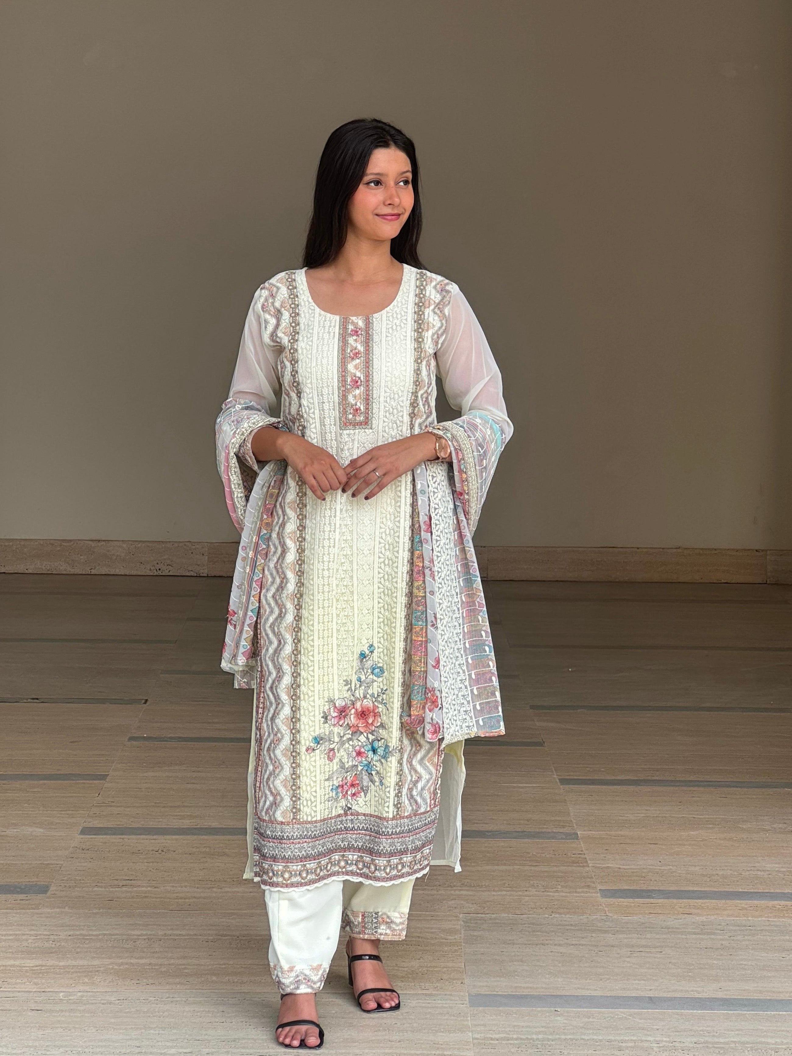 Noor-E-Nazaakat – Ivory Embroidered Suit Set