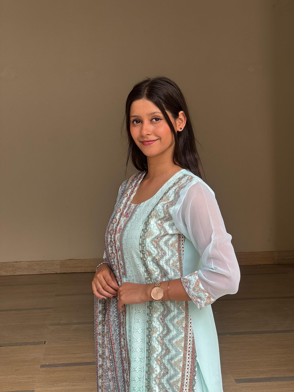 Noor-E-Nazaakat –Blue Embroidered Suit Set