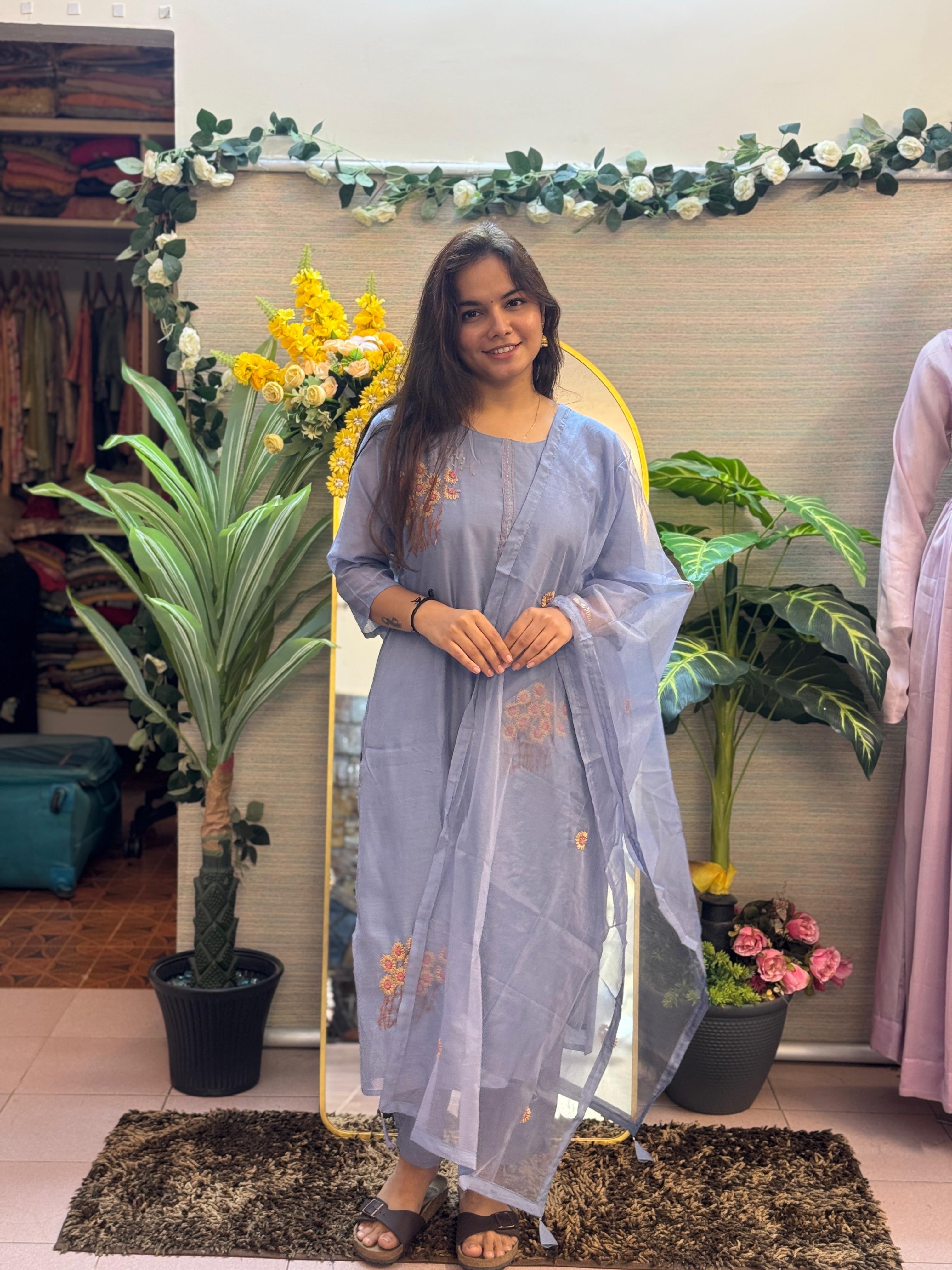 Lavender Embroidered Kurti Set with Organza Dupatta