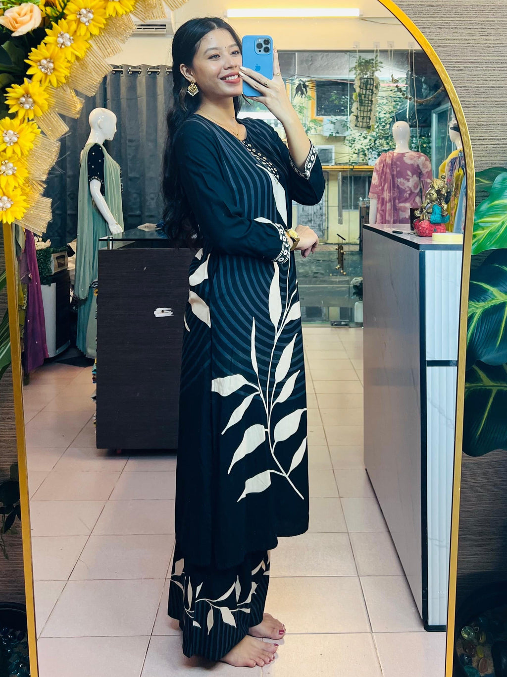 Irul Mazhai Oviyam Crepe Suit Set