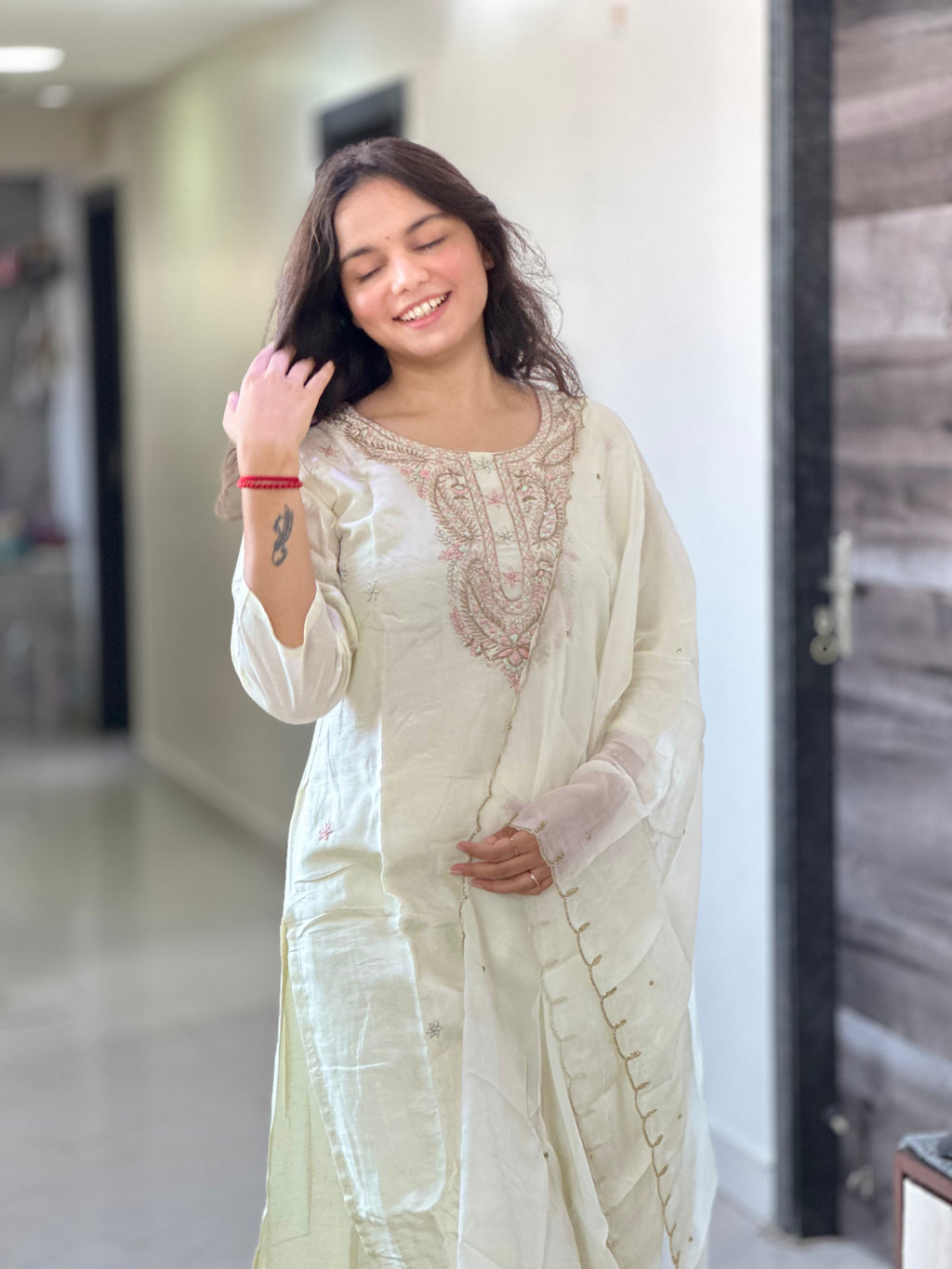 WHITE HANDWORK SUIT | PARTY WEAR