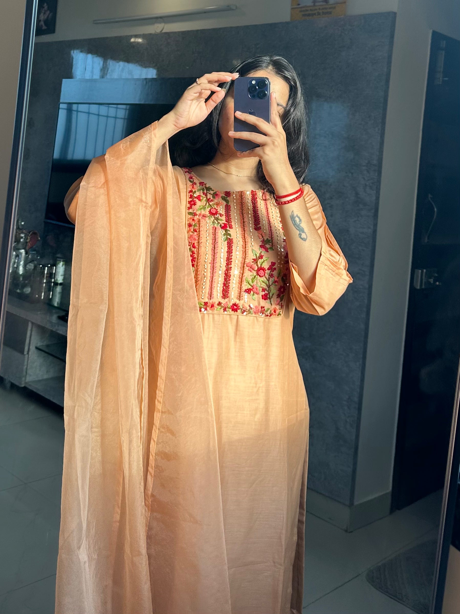 PEACH HANDWORK | DESIGNER KURTIS